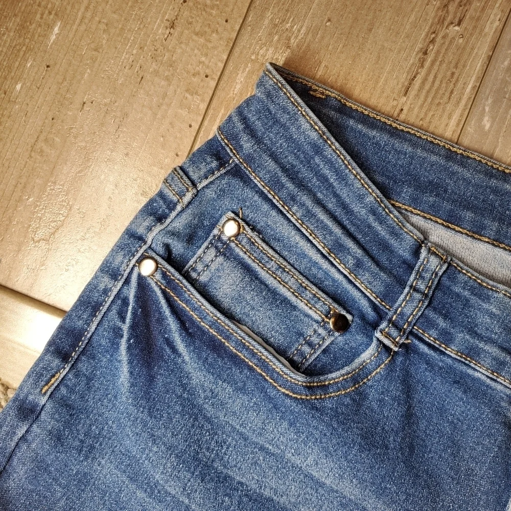 Fashion Nova Stretchy Blue Skinny Jeans Size 15/16 NWOT